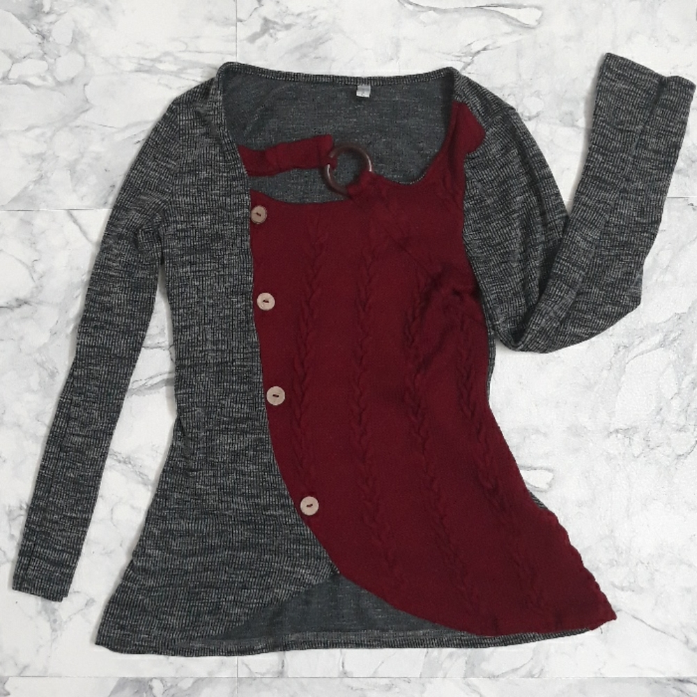 Duo color, keyhole w/ ring, tulip hem, buttons